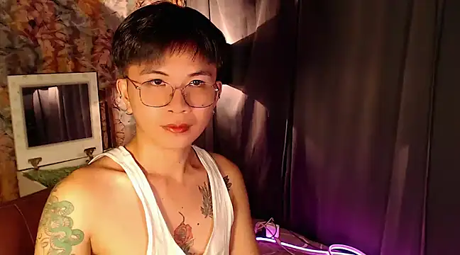 Snapshot of Sexy_Handsome_Drex chatting on 02/02/25, 11:51 Sexy Handsome Drex online show from 02/02/25, 11:51