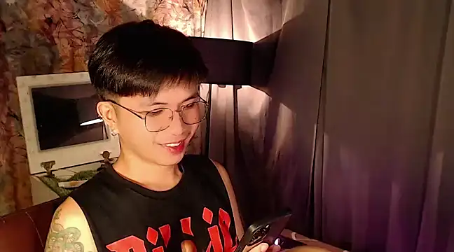 Snapshot of Sexy_Handsome_Drex chatting on 02/06/25, 11:32 Sexy Handsome Drex online show from 02/06/25, 11:32