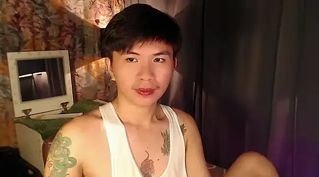 Snapshot of Sexy_Handsome_Drex chatting on 02/19/25, 08:01 Sexy Handsome Drex online show from 02/19/25, 08:01