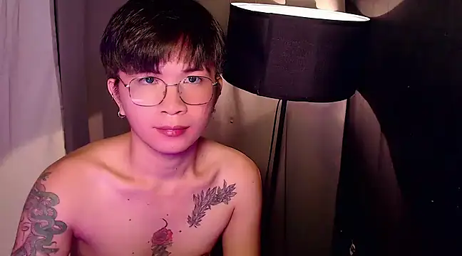 Snapshot of Sexy_Handsome_Drex chatting on 03/04/25, 11:40 Sexy Handsome Drex online show from 03/04/25, 11:40