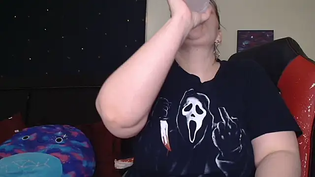 ToxicLilly online show from 10/31/25, 08:26