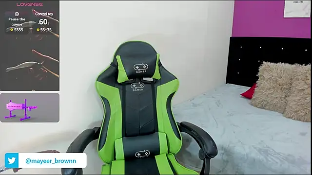 Snapshot of Brunna-Brownn chatting on 03/05/25, 12:33 Brunna-Brownn online show from 03/05/25, 12:33