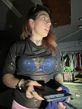 prettypurplep online show from 12/01/25, 07:24