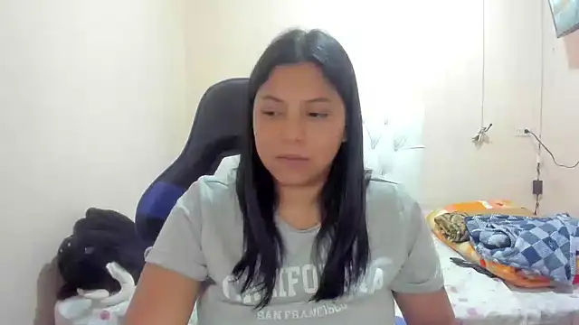 Snapshot of Leylafourniert chatting on 12/21/24, 09:47 Leylafourniert online show from 12/21/24, 09:47