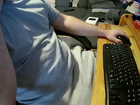 Snapshot of anonymus9006 chatting on 01/24/25, 10:00 anonymus9006 online show from 01/24/25, 10:00