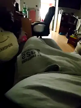 Snapshot of anonymus9006 chatting on 03/21/25, 10:50 anonymus9006 online show from 03/21/25, 10:50