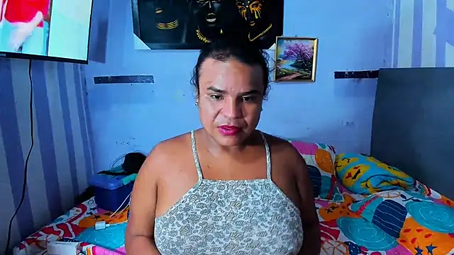 Snapshot of luciana_osorno chatting on 02/10/25, 04:30 luciana osorno online show from 02/10/25, 04:30