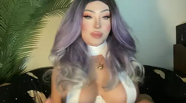 Snapshot of BigDominaMia chatting on 01/26/25, 12:33 BigDominaMia online show from 01/26/25, 12:33