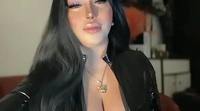 Snapshot of BigDominaMia chatting on 02/26/25, 12:14 BigDominaMia online show from 02/26/25, 12:14