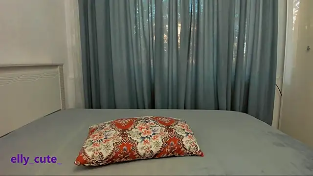 Snapshot of Elly_Cute chatting on 09/24/25, 02:26 Elly Cute online show from 09/24/25, 02:26