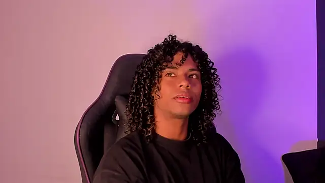 Lucas eevans online show from 01/22/25, 03:51