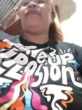 Snapshot of wet_babexxx chatting on 11/05/25, 10:32 wet babexxx online show from 11/05/25, 10:32