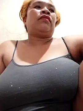 Snapshot of wet_babexxx chatting on 11/15/25, 06:11 wet babexxx online show from 11/15/25, 06:11