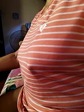 Snapshot of tharu_sweet chatting on 03/21/25, 07:33 tharu sweet online show from 03/21/25, 07:33