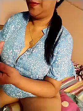 Snapshot of tharu_sweet chatting on 10/10/25, 06:45 tharu sweet online show from 10/10/25, 06:45