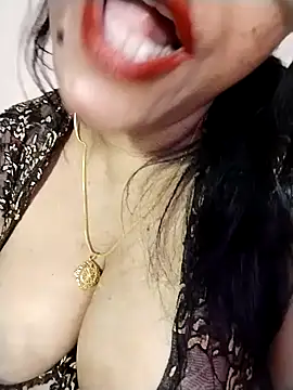 Snapshot of tharu_sweet chatting on 10/13/25, 06:19 tharu sweet online show from 10/13/25, 06:19