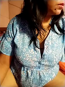 Snapshot of tharu_sweet chatting on 11/16/25, 02:44 tharu sweet online show from 11/16/25, 02:44