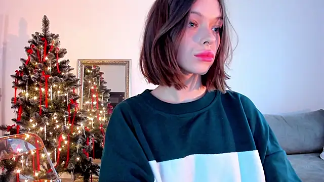 Snapshot of Kossie_ chatting on 12/22/24, 10:17 Kossie  online show from 12/22/24, 10:17