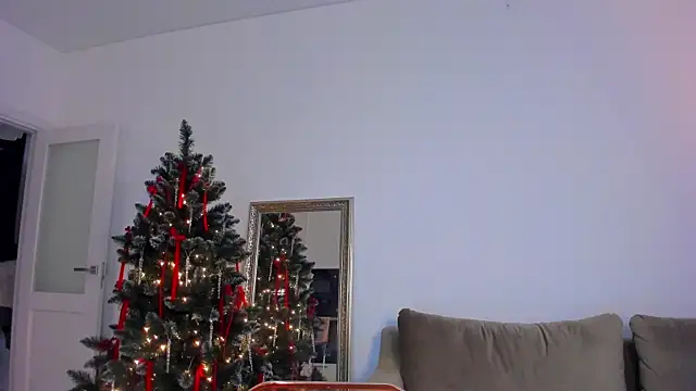 Snapshot of Kossie_ chatting on 12/25/24, 11:22 Kossie  online show from 12/25/24, 11:22