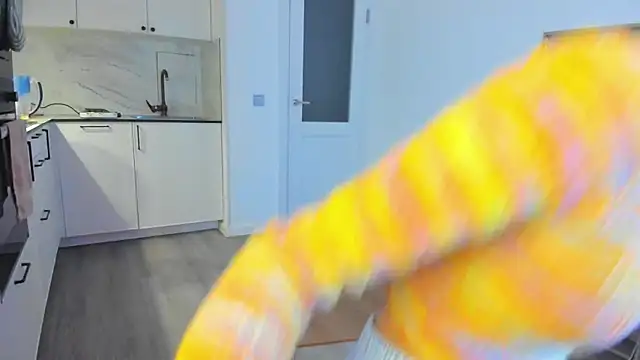 Snapshot of Kossie_ chatting on 02/06/25, 02:58 Kossie  online show from 02/06/25, 02:58