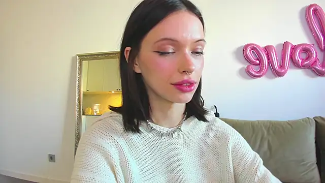 Snapshot of Kossie_ chatting on 03/21/25, 02:18 Kossie  online show from 03/21/25, 02:18