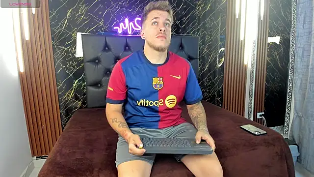 keane lee online show from 10/21/25, 01:12