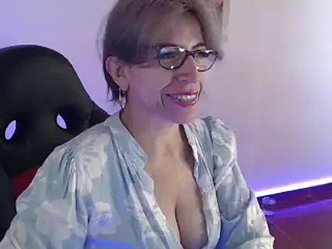 Snapshot of Chayla_Ruiz chatting on 12/19/24, 12:23 Chayla Ruiz online show from 12/19/24, 12:23