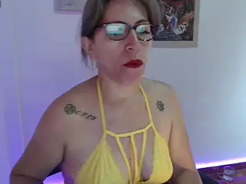 Snapshot of Chayla_Ruiz chatting on 12/21/24, 01:53 Chayla Ruiz online show from 12/21/24, 01:53