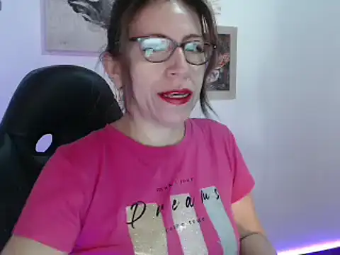Snapshot of Chayla_Ruiz chatting on 01/11/25, 12:40 Chayla Ruiz online show from 01/11/25, 12:40