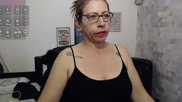 Snapshot of Chayla_Ruiz chatting on 09/22/25, 11:56 Chayla Ruiz online show from 09/22/25, 11:56