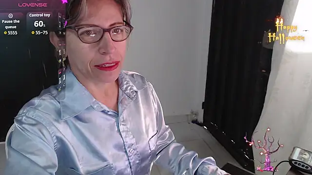 Chayla Ruiz online show from 11/15/25, 11:07