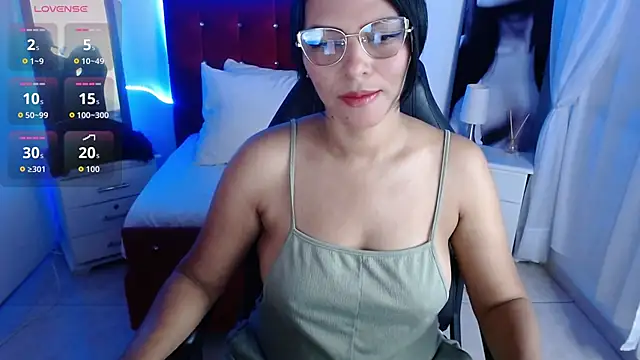 Snapshot of Wanda_Milf chatting on 10/02/25, 08:27 Wanda Milf online show from 10/02/25, 08:27