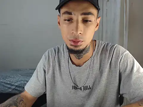 Snapshot of emiliano_hottt chatting on 01/26/25, 07:20 emiliano hottt online show from 01/26/25, 07:20