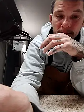 Sleepy1817 online show from 11/30/25, 05:44