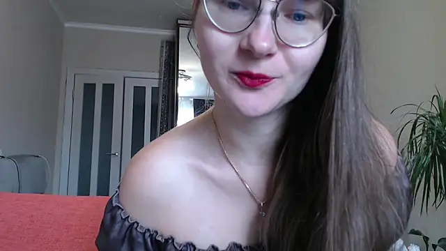 Snapshot of KiraGoldens chatting on 09/13/25, 06:13 KiraGoldens online show from 09/13/25, 06:13