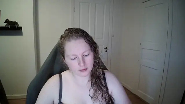 Girlnina-1995 online show from 12/12/24, 09:30