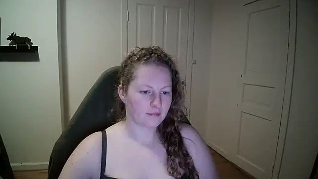 Girlnina-1995 online show from 12/12/24, 04:32