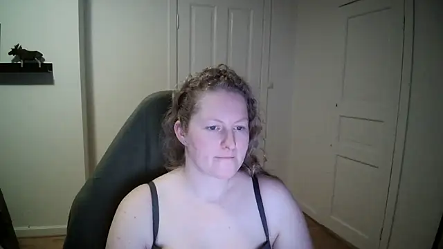 Girlnina-1995 online show from 12/12/24, 07:37