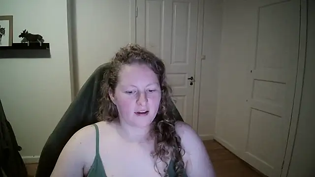 Girlnina-1995 online show from 12/30/24, 05:34