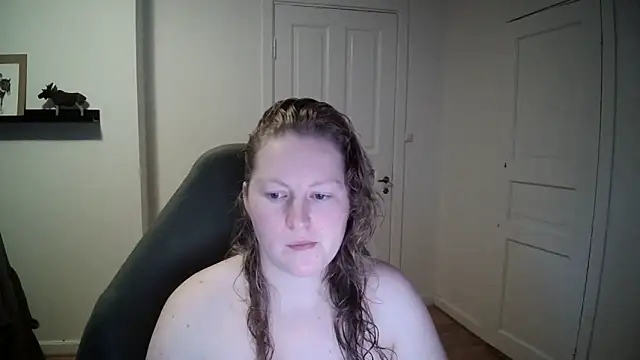 Girlnina-1995 online show from 12/31/24, 11:09