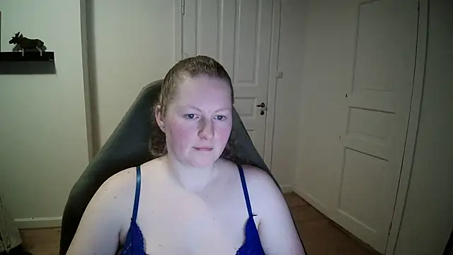 Girlnina-1995 online show from 01/06/25, 05:59