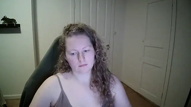 Girlnina-1995 online show from 01/08/25, 03:39