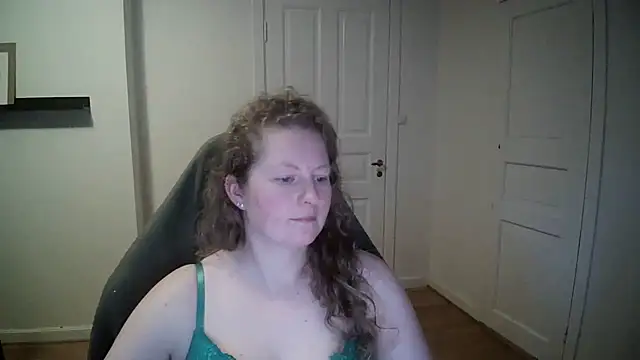 Girlnina-1995 online show from 01/14/25, 12:03