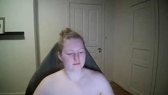 Girlnina-1995 online show from 01/15/25, 09:41