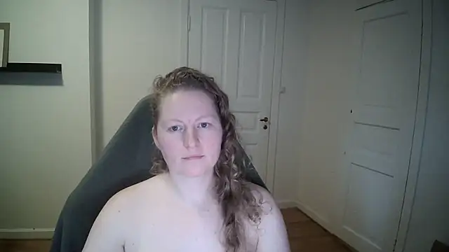 Girlnina-1995 online show from 02/03/25, 12:25