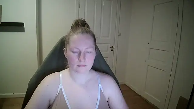 Girlnina-1995 online show from 02/05/25, 05:09