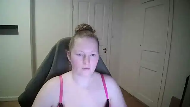 Girlnina-1995 online show from 02/06/25, 04:25