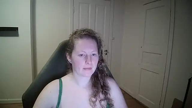 Girlnina-1995 online show from 02/10/25, 09:04