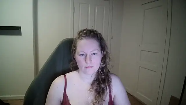 Girlnina-1995 online show from 02/17/25, 09:08