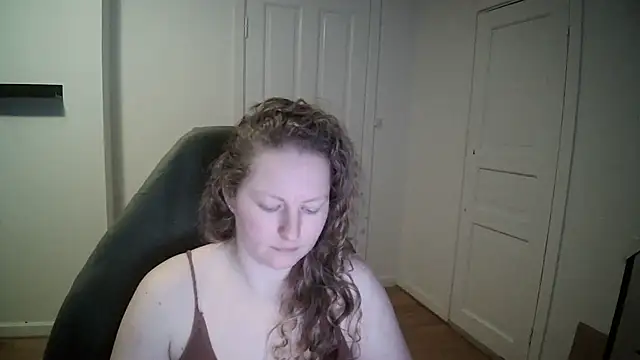 Girlnina-1995 online show from 02/19/25, 03:16